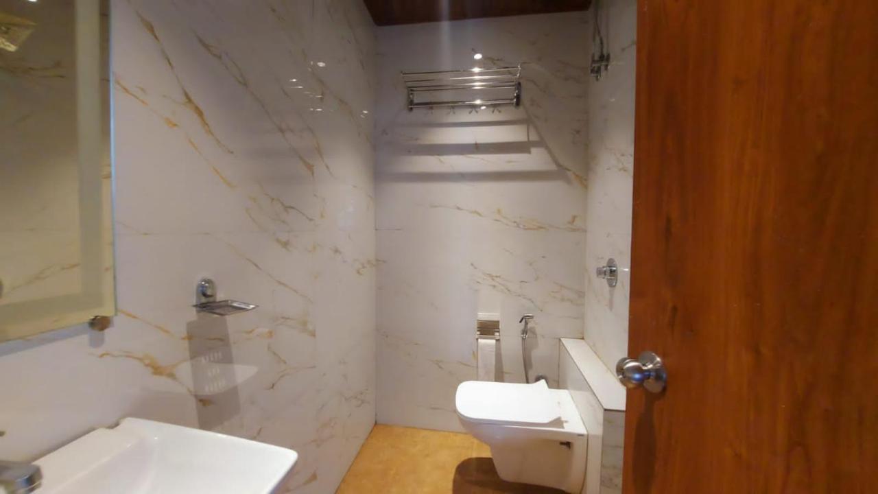 Deluxe Double Room (2 Adults + 1 Child)